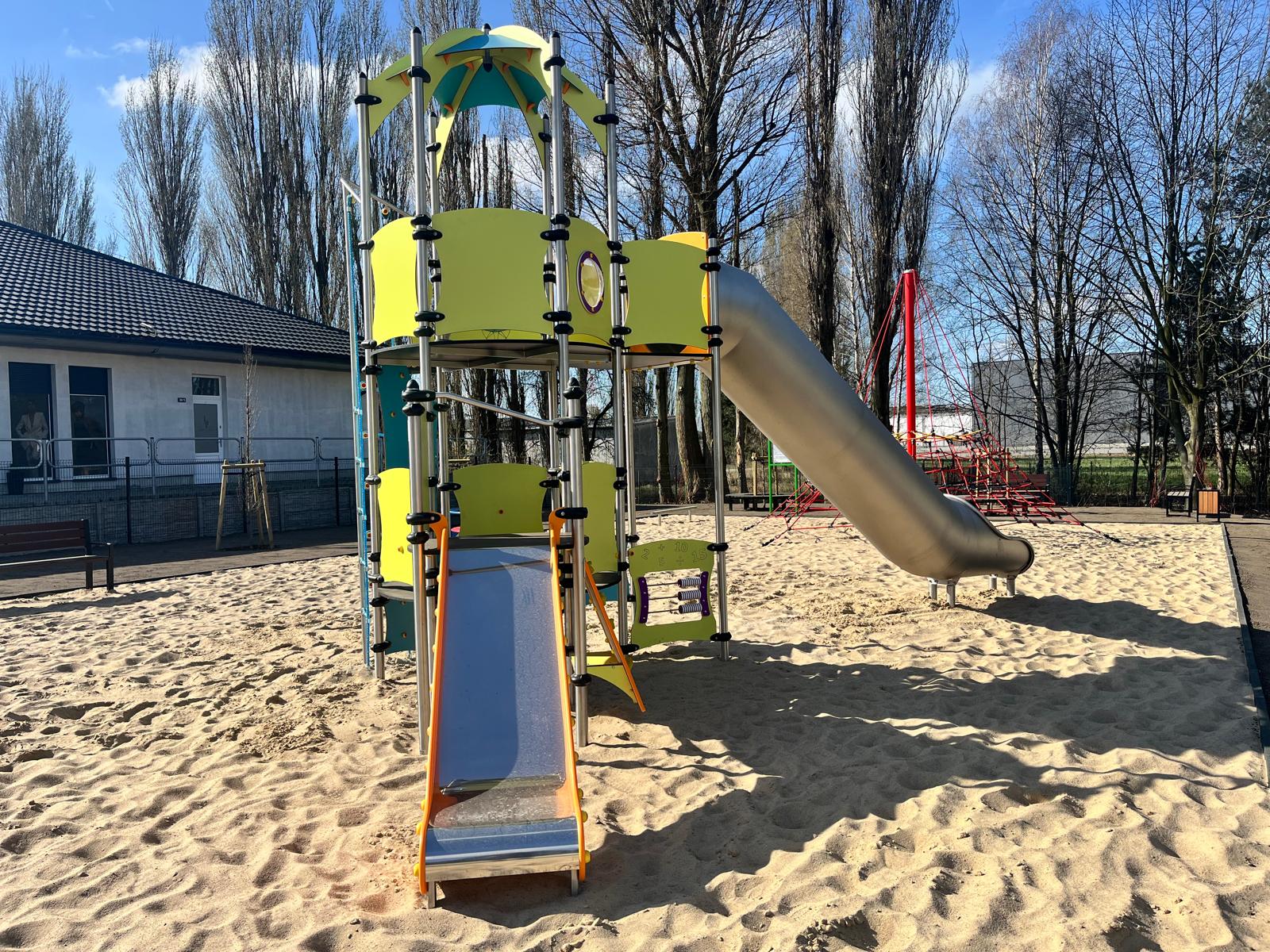 77796_Futura_Play_96_Gal2 77796 Futura Play 96 Gal2